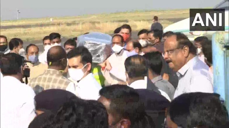 मध्य प्रदेश: पूर्व राज्यसभा सदस्य कैलाश सारंग का पार्थिव शरीर लाया गया भोपाल, सीएम शिवराज सिंह सहित अन्य नेता भी पहुंचे