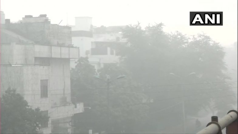 Delhi Pollution: दिल्ली में बढ़ती प्रदुषण के कारण AQI 'गंभीर' श्रेणी में दर्ज, हवा हुई जहरीली