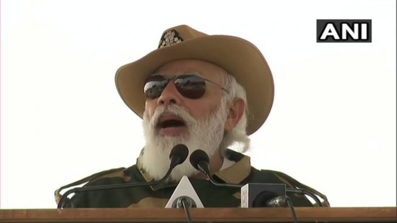 जयपुर: सशस्त्र बलों के साथ दिवाली मनाने राजस्थान की सीमा पर पहुंचे पीएम मोदी, जवानों को दी शुभकामनाएं
