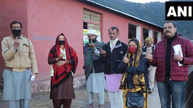 जम्मू-कश्मीर: जिला विकास परिषद मतदान के पहले 2 घंटे में पड़े 8.93 फीसदी वोट