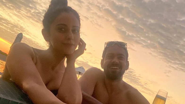 Rakul Preet Singh ने मालदीव में बढ़ाया तापमान, स्विमिंग पूल से पोस्ट की बेहद Hot Photo!
