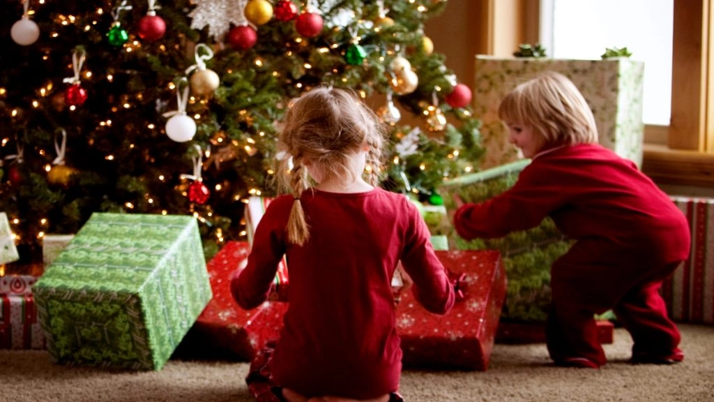 कोरोना वायरस से परेशान दुनियाभर के बच्चों ने लगाई सांता से गुहार