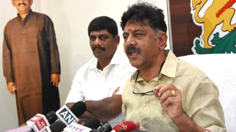 कर्नाटक प्रदेश कांग्रेस कमेटी अध्यक्ष डी.के. शिवकुमार ने लगाया आरोप, कहा- बीजेपी उम्मीदवार ने आरआर नगर में 42,000 फर्जी मतदाता किए शामिल