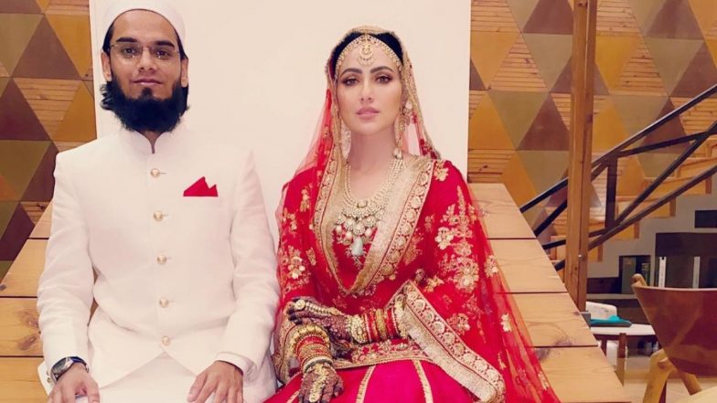 Sana Khan Shares First Wedding Photo: सना खान ने शादी के बाद पति अनस सैयद संग फोटो की शेयर, देखिए जोड़े की पहली ऑफिसियल फोटो