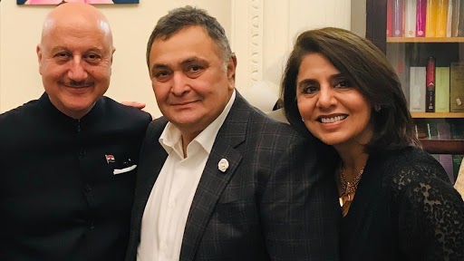 Rishi Kapoor के बिना Neetu Singh से मिलकर भावुक हो उठे Anupam Kher