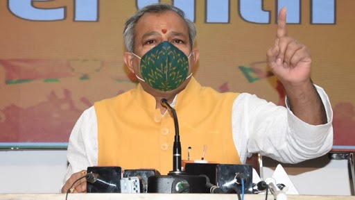 बीजेपी के अध्यक्ष आदेश कुमार गुप्ता ने केजरीवाल सरकार पर किया हमला कहा- ग्रीन पटाखों पर प्रतिबंध लगाकर अपनी विफलताओं को छुपा रहे हैं.