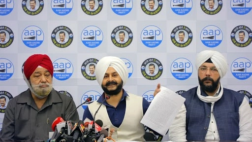  गुरुद्वारे के पैसे गबन करने का आरोप में डीएसजीएमसी के अध्यक्ष मनजिंदर सिंह सिरसा  को बर्खास्त कर देना चाहिए -बर्खास्त