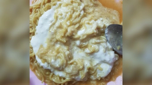 ट्विटर पर शख्स ने दही के साथ मैगी की तस्वीर की शेयर, भड़के यूजर्स, देखें वायरल ट्विट और मीम्स