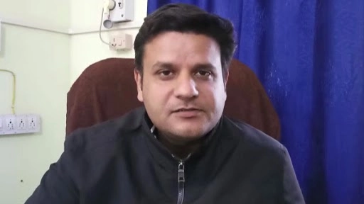 Rajasthan: लड़की के साथ छेड़ छाड़ करने वाले आरोपी को लोगों ने मानव मल खाने को किया मजबूर