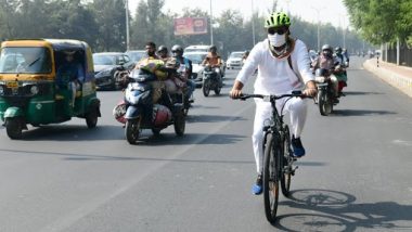 Uttar Pradesh: पर्यावरण की स्वच्छता के लिए साइकल से ऑफिस जा रहे योगी सरकार के मंत्री श्रीकांत शर्मा