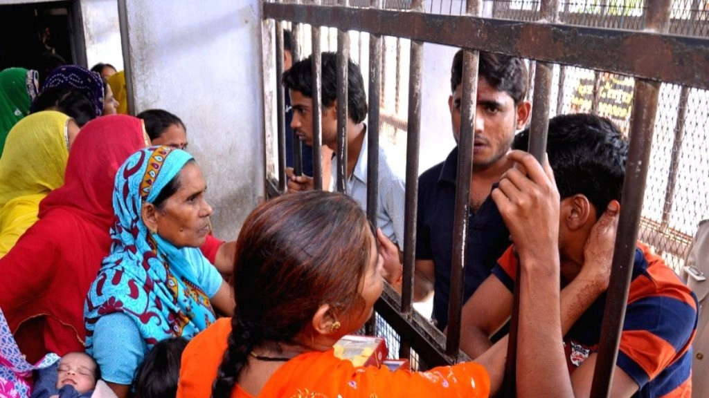 इस साल उत्तर प्रदेश में कैदी नहीं मना पाएंगे 'भाई दूज'