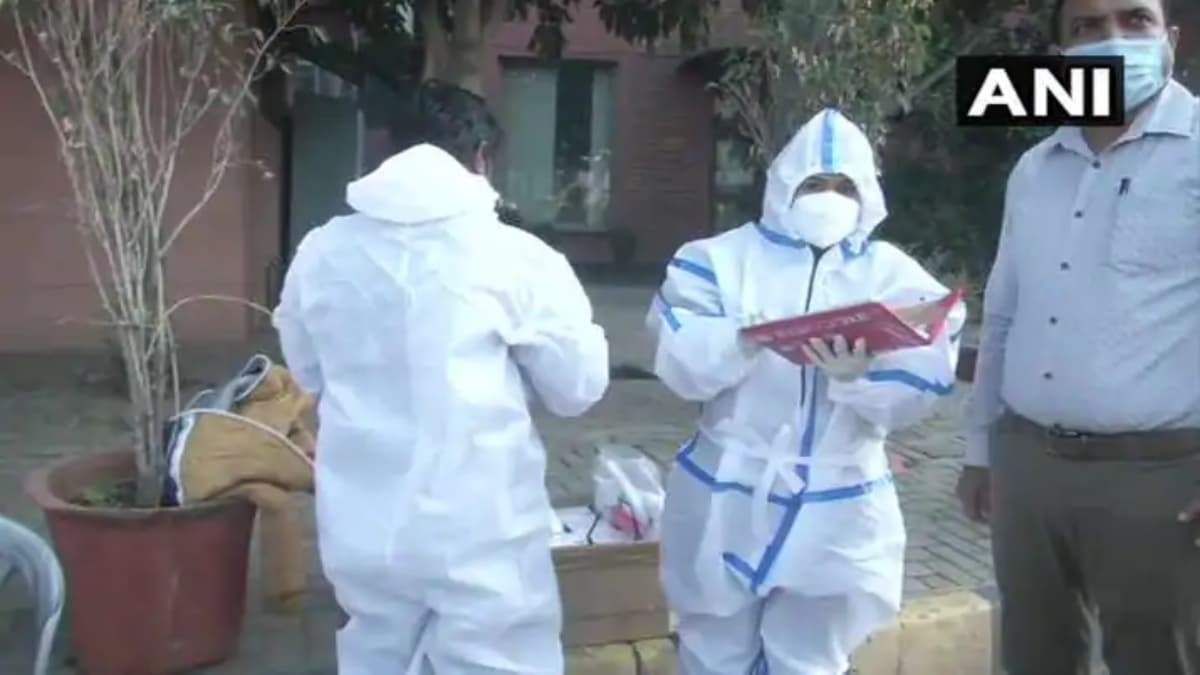 भारत में COVID-19 के 26 हजार से अधिक नए मामले, 387 और संक्रमितों की मौत
