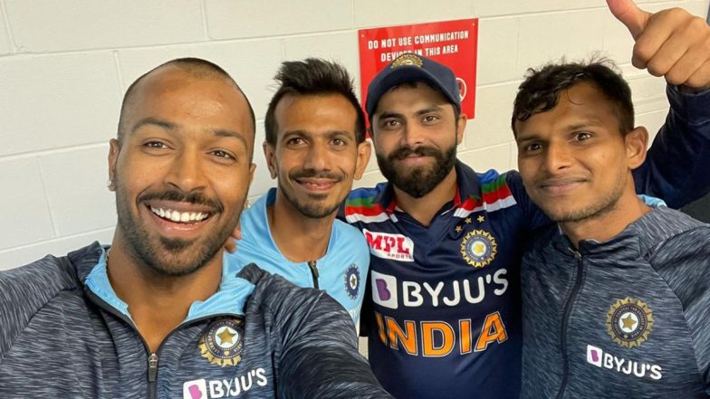 Ind vs Aus 1st T20 2020: हार्दिक पांड्या ने पहले T20 मुकाबले में मिली जीत के बाद इन स्टार खिलाड़ियों के साथ शेयर की तस्वीर