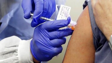 Omicron Scare: कर्नाटक में ओमिक्रॉन को लेकर वैक्सीन देने के बहाने डकैती, हिरासत में लिये गये 2 लोग