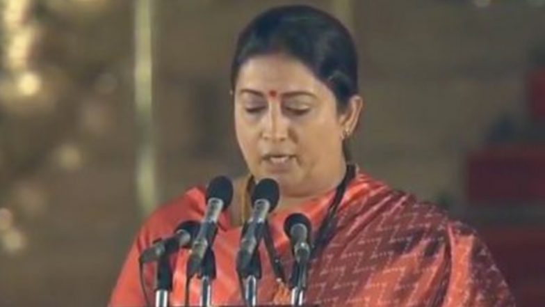 कांग्रेस सांसद सोनिया गांधी पर निशाना साधते हुए स्मृति ईरानी ने कहा-  हर विकास कार्य का दे सकती हूं हिसाब