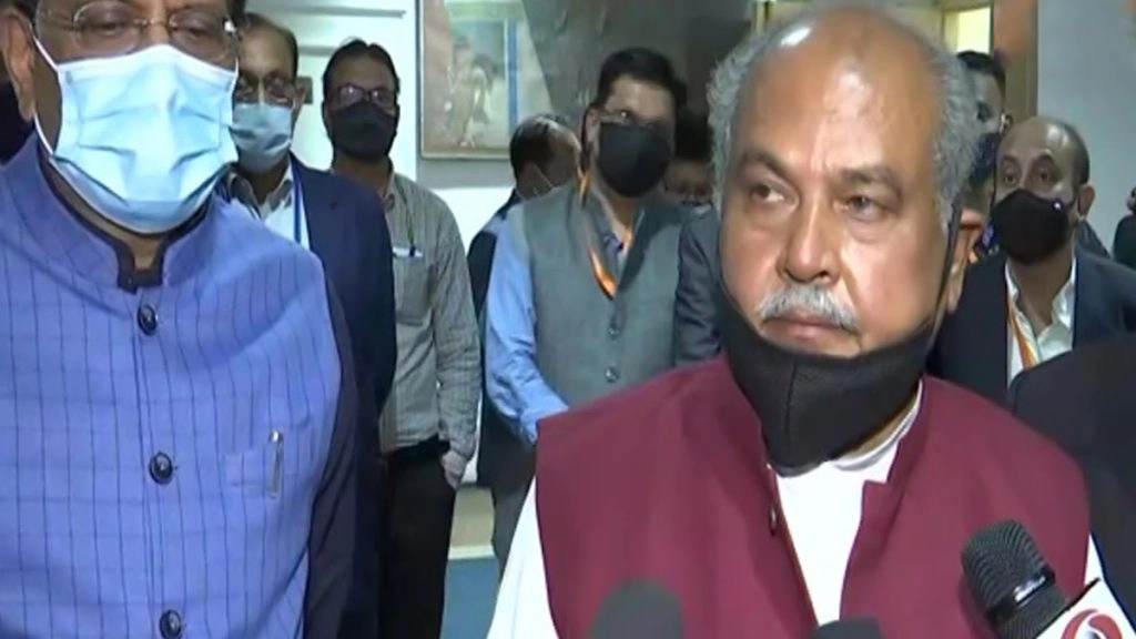 किसान नेताओं और केंद्र के बीच बैठक में नहीं निकला कोई हल, कृषि मंत्री ने की आंदोलन खत्म करने की अपील