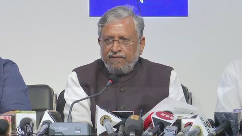 Bihar: सुशील मोदी ने कहा, तेजस्वी यादव शीशे के घर में रह कर दूसरों पर पत्थरबाजी करना बंद करें