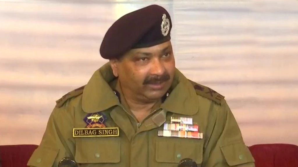 डीजीपी दिलबाग सिंह ने कहा कि इस साल आतंकवाद से संबंधित घटनाओं में बड़ी गिरावट देखने को मिली है.