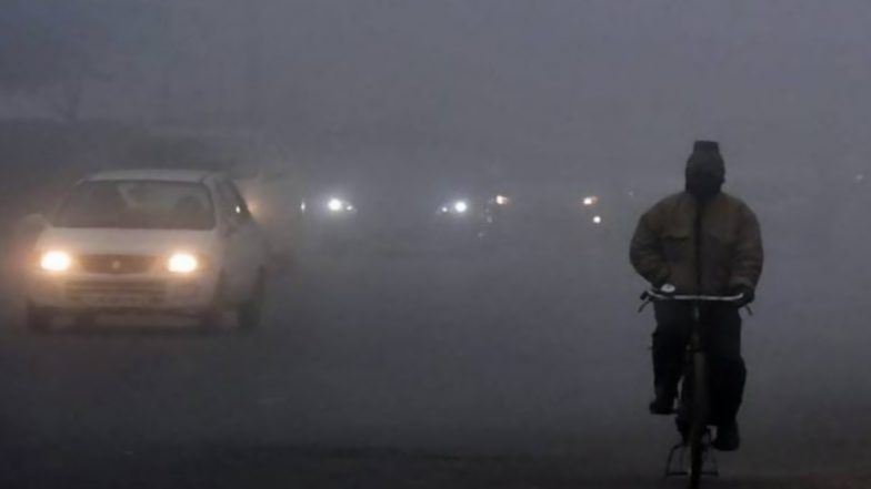 Delhi Winters: घने कोहरे की चपेट में राजधानी दिल्‍ली, न्यूनतम तापमान 4 डिग्री सेल्सियस तक गिरने की संभावना