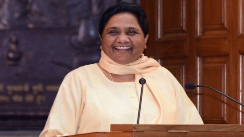 बीएसपी सुप्रीमो Mayawati ने आरएसएस प्रमुख मोहन भागवत पर साधा निशाना, कहा- गले नहीं उतर रहा संघ के मुखिया का बयान