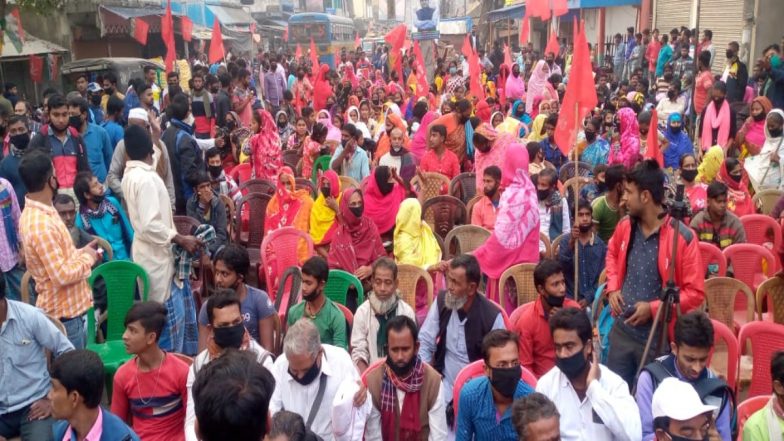 Bharat Band: कांग्रेस और वाम समर्थकों ने बंगाल में सड़कों व रेल पटरियों को किया जाम, वाहनों का परिचालन सामान्य से कम