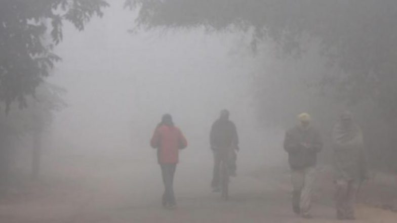 Weather Update: उत्तर भारत में बढ़ेगी ठंड, शीतलहर के साथ लुढ़केगा पारा