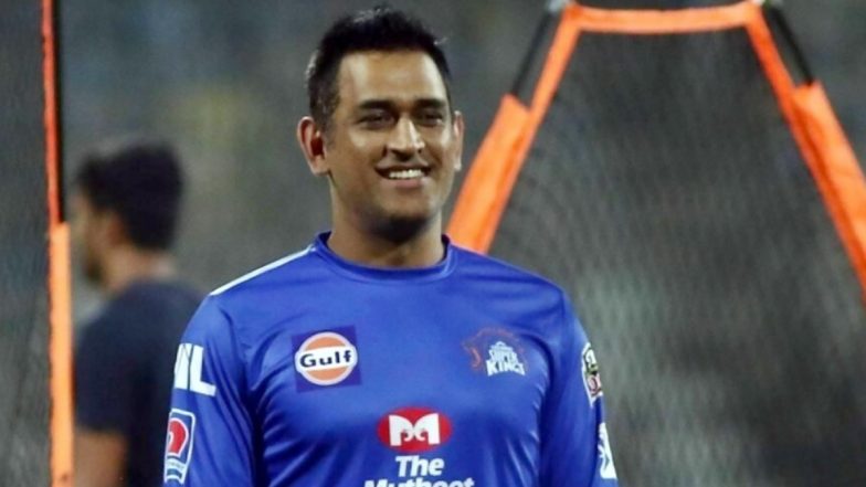 Twitter ने MS Dhoni के ट्विटर अकाउंट से हटाया ब्लू टिक