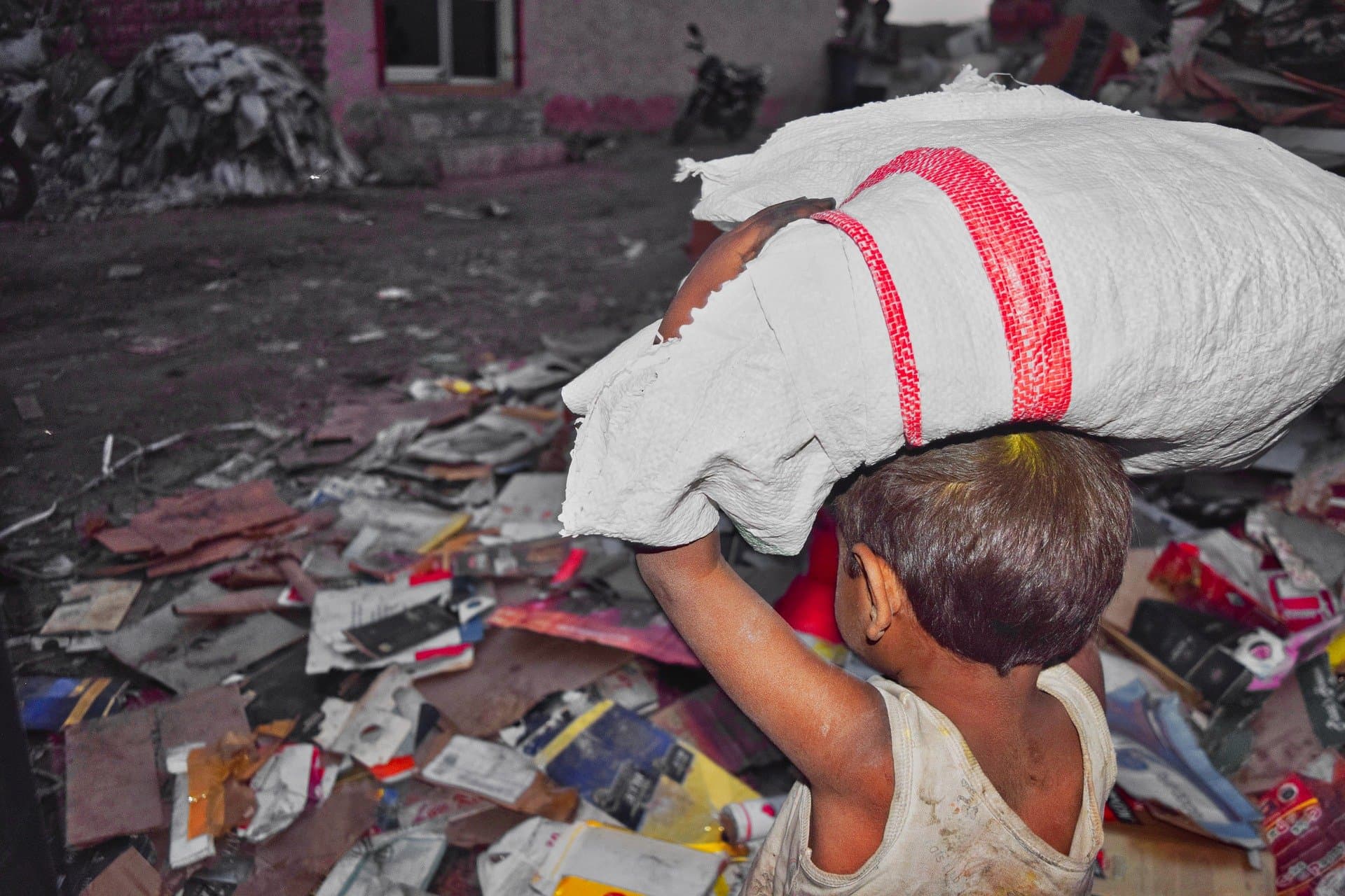 Uttar Pradesh: बेघर अंकित को गोद लेना चाहते हैं कई परिवार