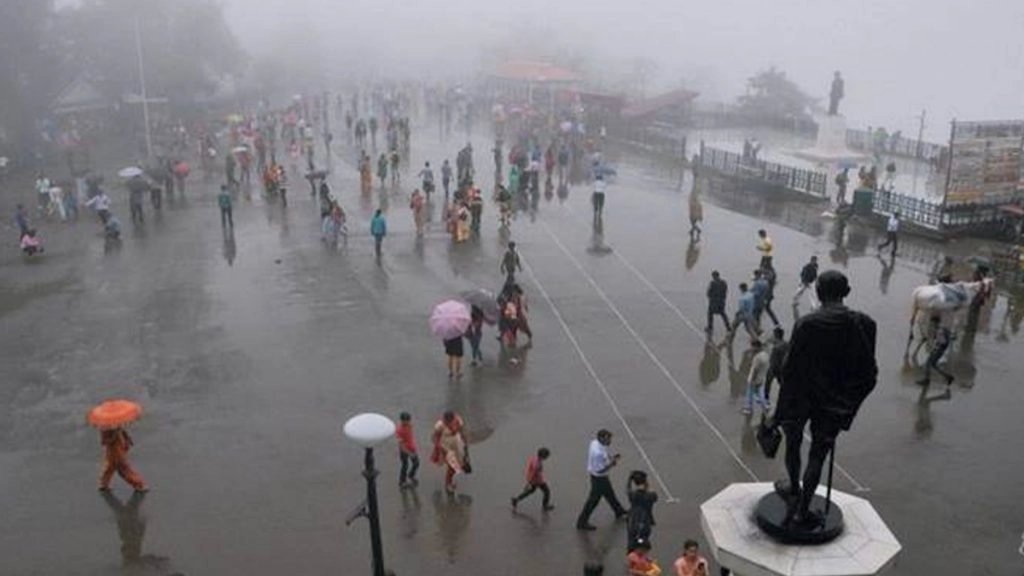 मौसम विभाग ने उत्तर भारत के ऊंचे स्थानों पर बर्फबारी का अनुमान लगाया है. 