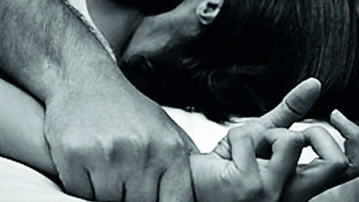 कर्नाटक में 40 वर्षीय भिखारी महिला से दुष्कर्म कर उसकी हत्या की गयी, पुलिस जाँच में जुटी