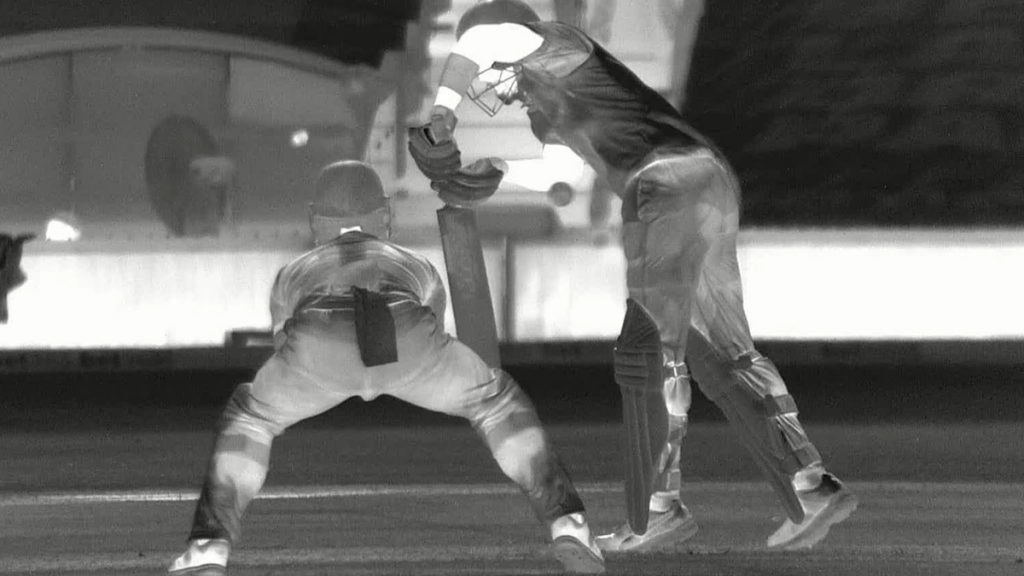 अंपायर ने विराट कोहली को दिया नॉट आउट करार