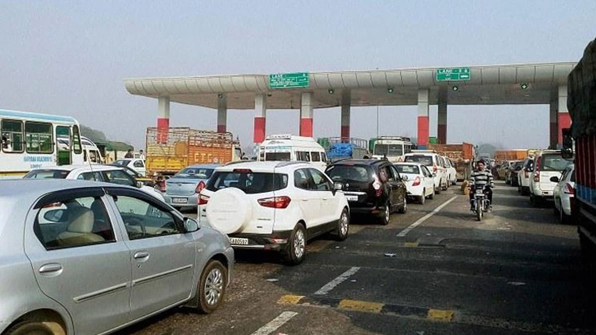 FASTag is Mandatory across India: फास्टैग नहीं होने पर सोमवार मध्यरात्रि से देना होगा दोगुना टोल