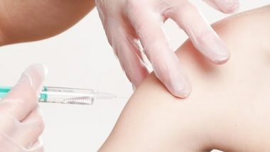 COVID-19 Vaccine Updates: कोरोना के नए स्ट्रेन को लेकर बड़ी राहत, भारत सरकार ने कहा- UK और  दक्षिण अफ्रीका में पाए गए वेरियंट्स पर भी वैक्सीन कारगर