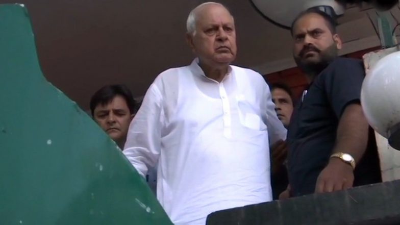 जम्मू-कश्मीर के पूर्व CM फारूक अब्दुल्ला को बड़ा झटका, ईडी ने जब्त कीं 6 संपत्तियां