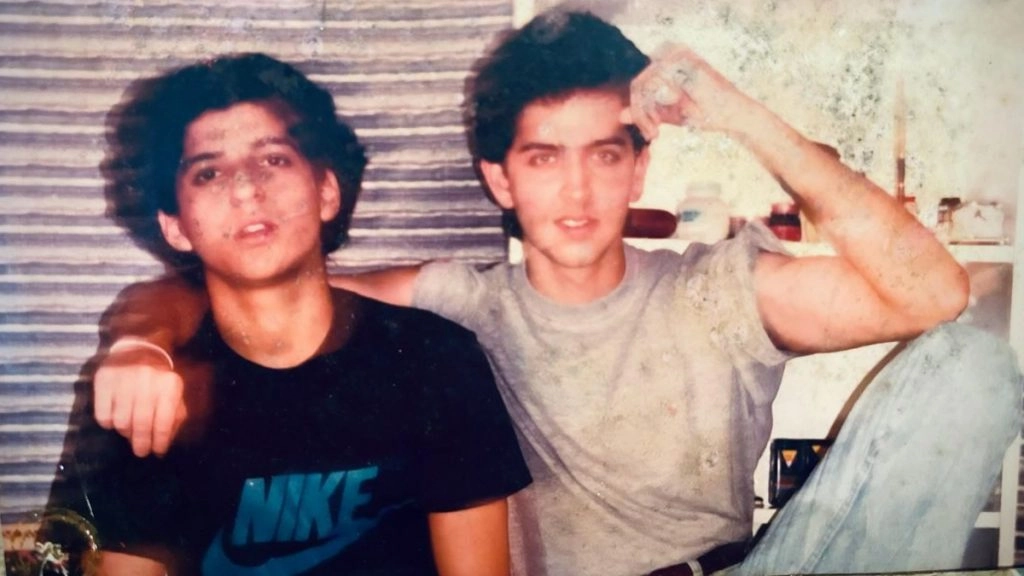 ऋतिक रोशन के जन्मदिन पर फरहान अख्तर ने शेयर की बचपन की क्यूट फोटो