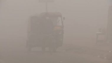 Delhi Weather Update: दिल्ली-एनसीआर में कोहरे का प्रकोप, विजिबिलिटी हुई कम तो प्रदूषण में हुआ इजाफा