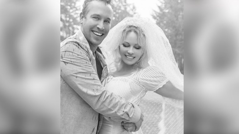 हॉलीवुड हॉट एक्ट्रेस Pamela Anderson ने छठी बार रचाई शादी, लॉकडाउन में बॉडीगार्ड से हुआ प्यार