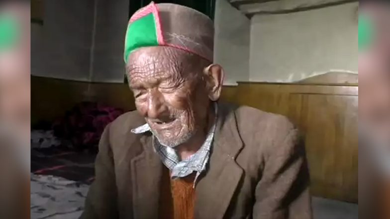 Shyam Saran Negi: भारत के पहले मतदाता श्याम सरण नेगी ने 103 की उम्र में हिमाचल पंचायत चुनावों में डाला वोट