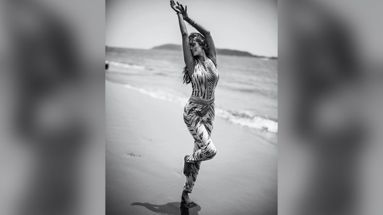 Esha Gupta Hot Photo: ईशा गुप्ता ने अपनी लेटेस्ट फोटो में दिखाया अपना हॉट अवतार, फिटनेस देखकर हो जाएंगे हैरान