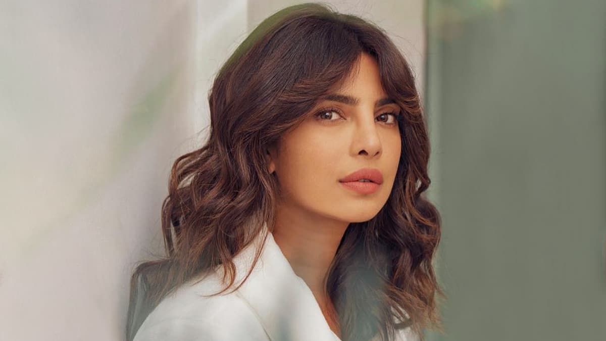 मन र जन क खबर Priyanka Chopra क लहर त ब ल व ल ल क क म ल रह अजब गजब प रत क र य ए Latestly ह न द