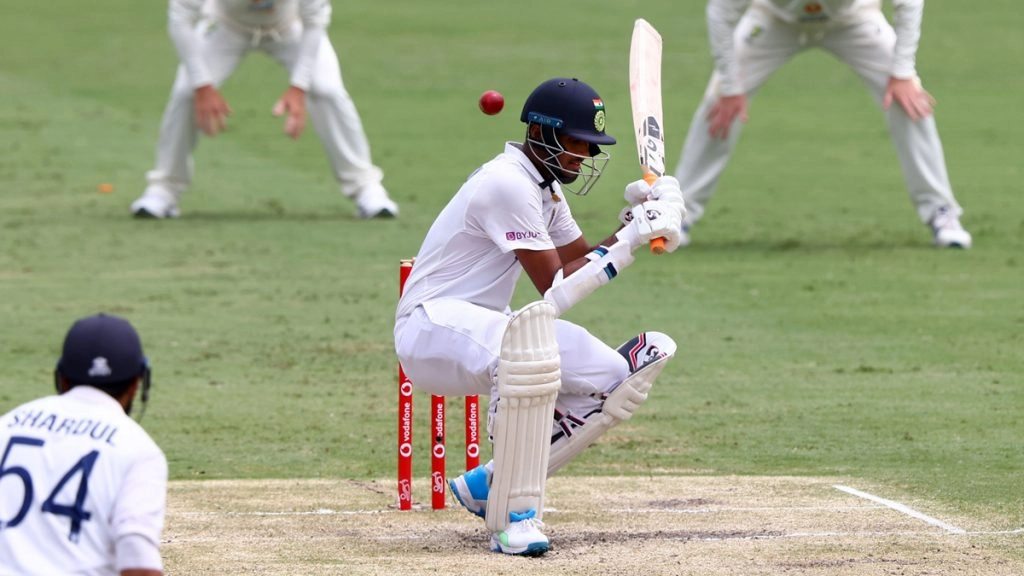 डेब्यू टेस्ट में इन 3 खिलाड़ियों ने अर्धशतक जड़ते हुए लिए हैं तीन विकेट 