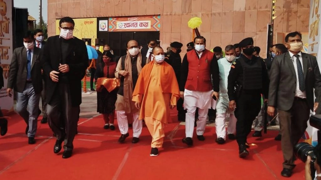 जन्माष्टमी पर भगवान कृष्ण के दर्शन करने मथुरा पहुंचेंगे योगी