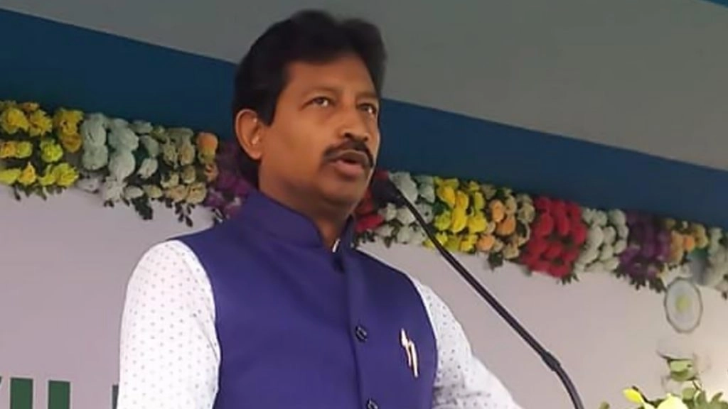 राजीव बनर्जी पिछली तृणमूल सरकार में मंत्री थे