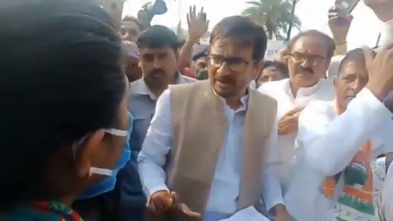 मध्य प्रदेश:- कांग्रेस MLA हर्ष विजय गहलोत ने SDM को दी धमकी, बोले- आप महिला नहीं होती तो कॉलर पकड़ कर देता ज्ञापन