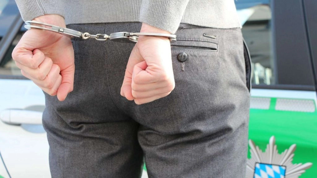 पत्नी, बच्चों की हत्या करने और खुद की मौत का झांसा देने वाला गिरफ्तार