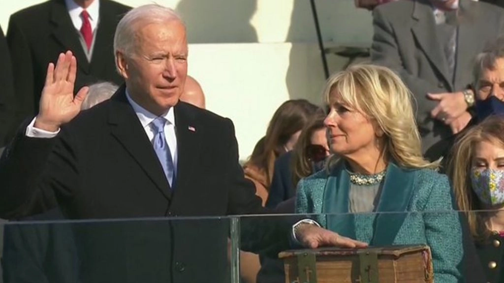 जो बाइडेन (Joe Biden) ने अमेरिका के 46वें राष्ट्रपति के तौर पर शपथ ली. 