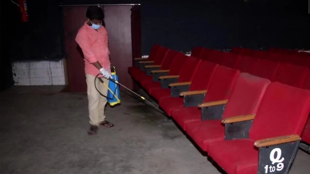 राज्य सरकार के इस फैसले से थिएटर मालिक बेहद खुश हैं. 