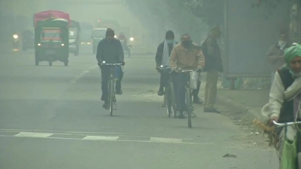 अगले दो दिनों तक ठंड से राहत की कोई संभावना नहीं है. 