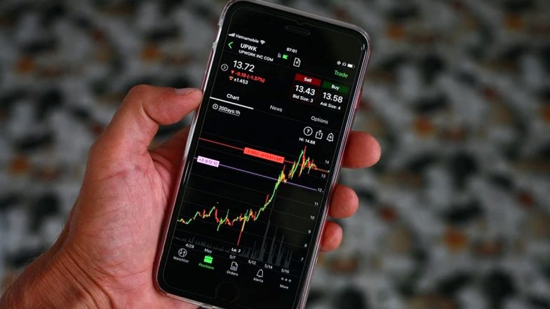 Demat Account: आज के दौर में डीमैट अकाउंट होना बहुत जरूरी, जानिए इसकी सुविधाएं और लाभ