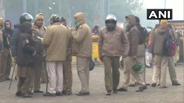 Farmers Protest: दिल्ली पुलिस प्रमुख ने गाजीपुर बॉर्डर का किया दौरा